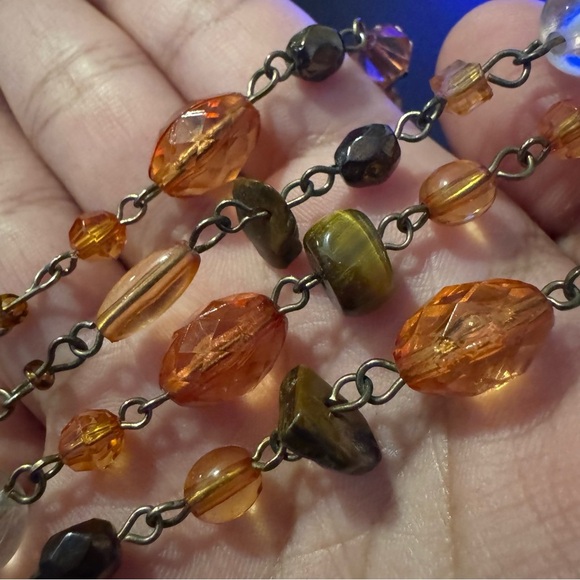 ⚜️3 for $30⚜️ Vintage Amber Coloured Station Necklace (Tiger Eye Glass Acrylic) - Picture 12 of 13